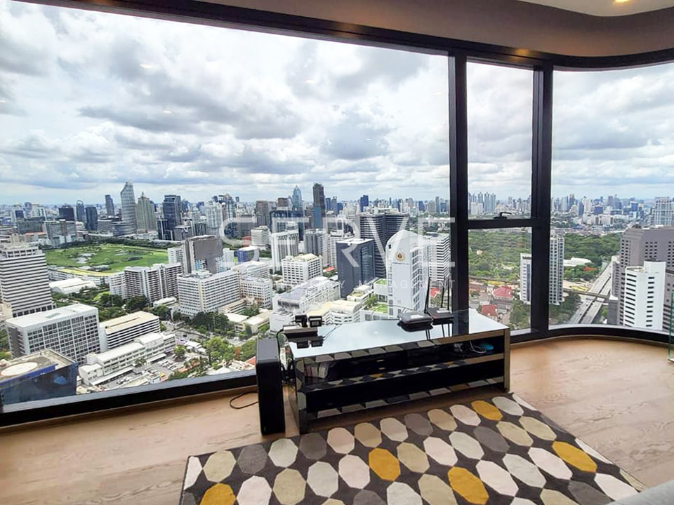 2 beds with Bathtub Super High Fl. 45+ Good Location MRT Sam Yan 180 m. & Chulalongkorn University at Ashton Chula-Silom Condo / For Rent