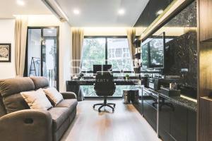 Modern Luxury Style 1 Bed Good Location MRT Sam Yan 180 m. and Samyan Mitrtown Mall at Ashton Chula-Silom Condo / For Sale