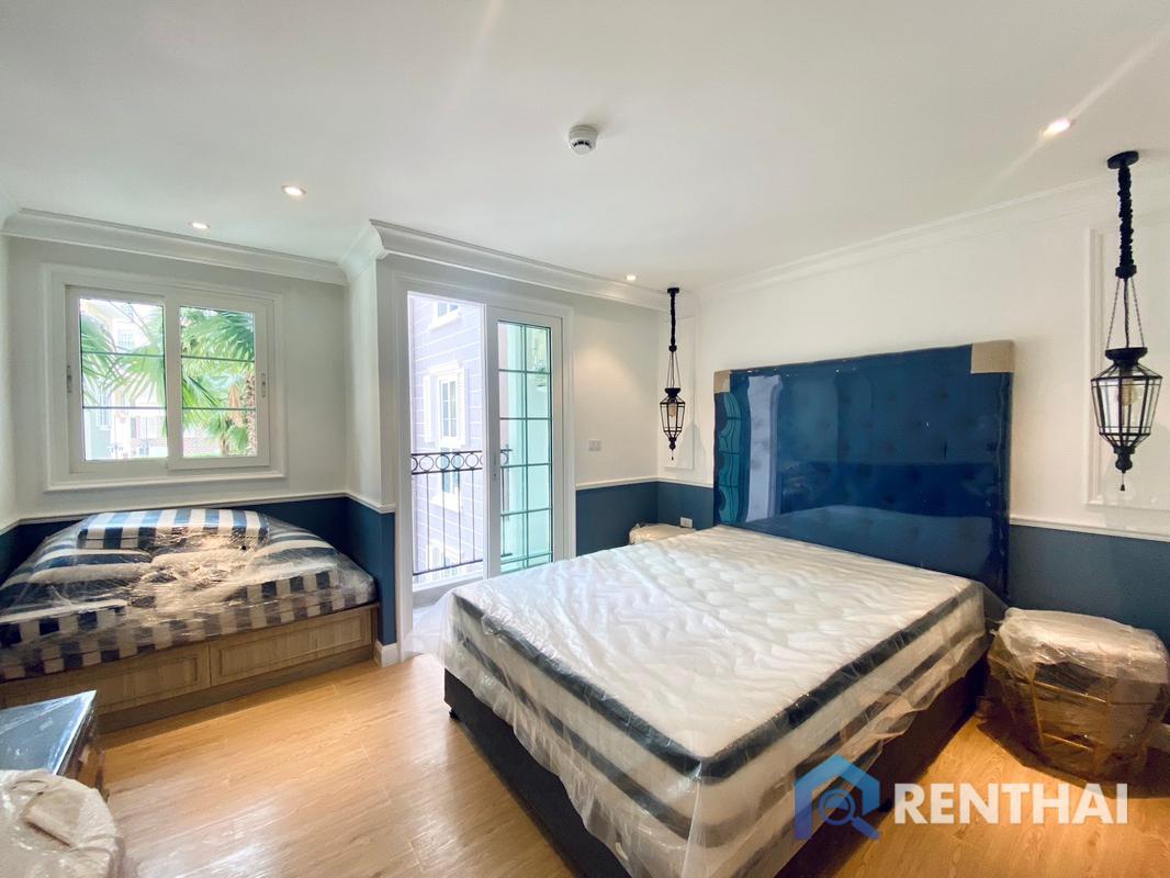 Fully Furnished Seven Seas Cote D Azur Studio pool view