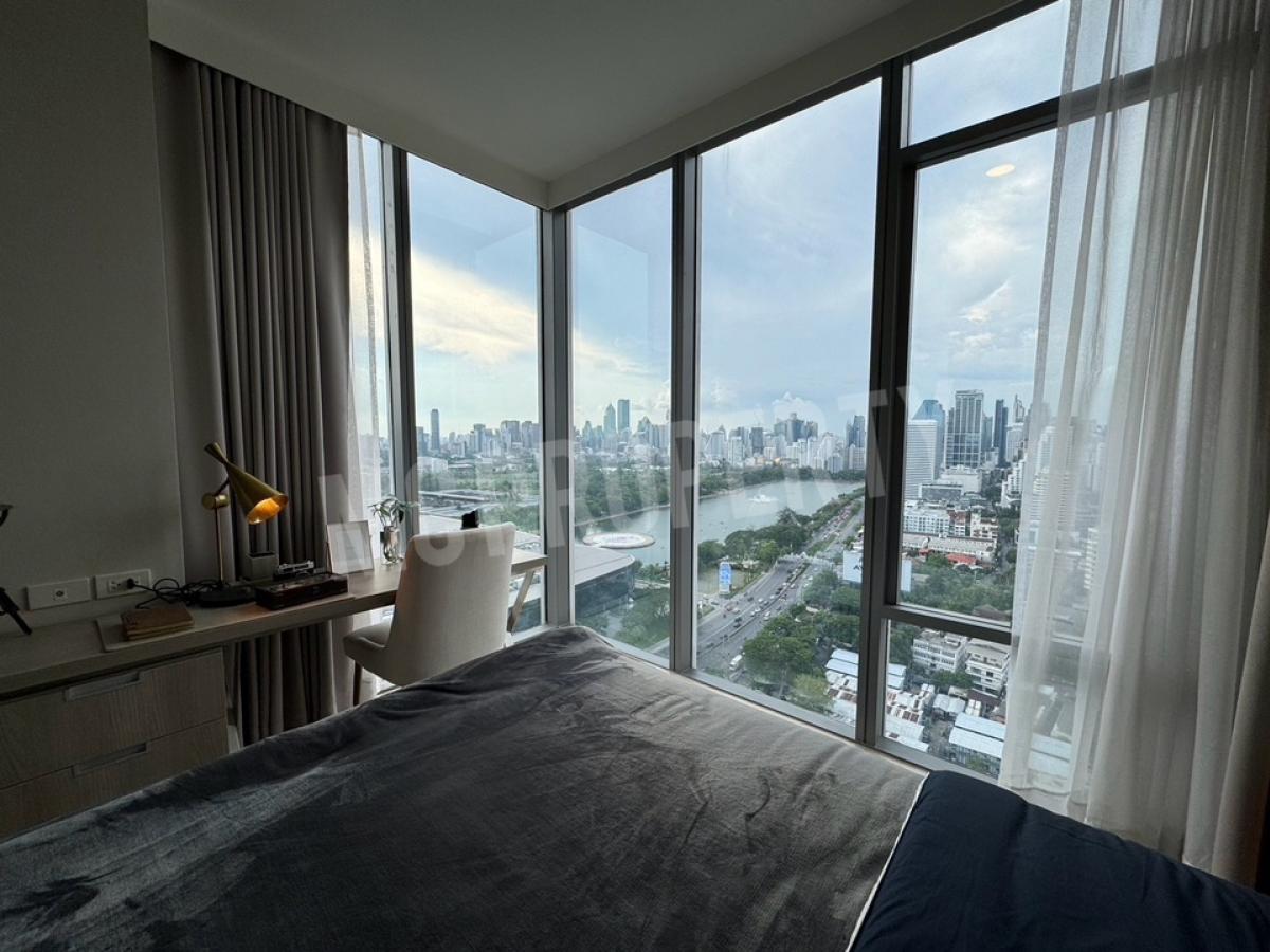 Wyndham Residence(Siamese Exclusive Queen) 3 bedroom Penthouse unitfull service apartment 131 sqm For sale------ 40,000,000 THB ---------contact 0816878954