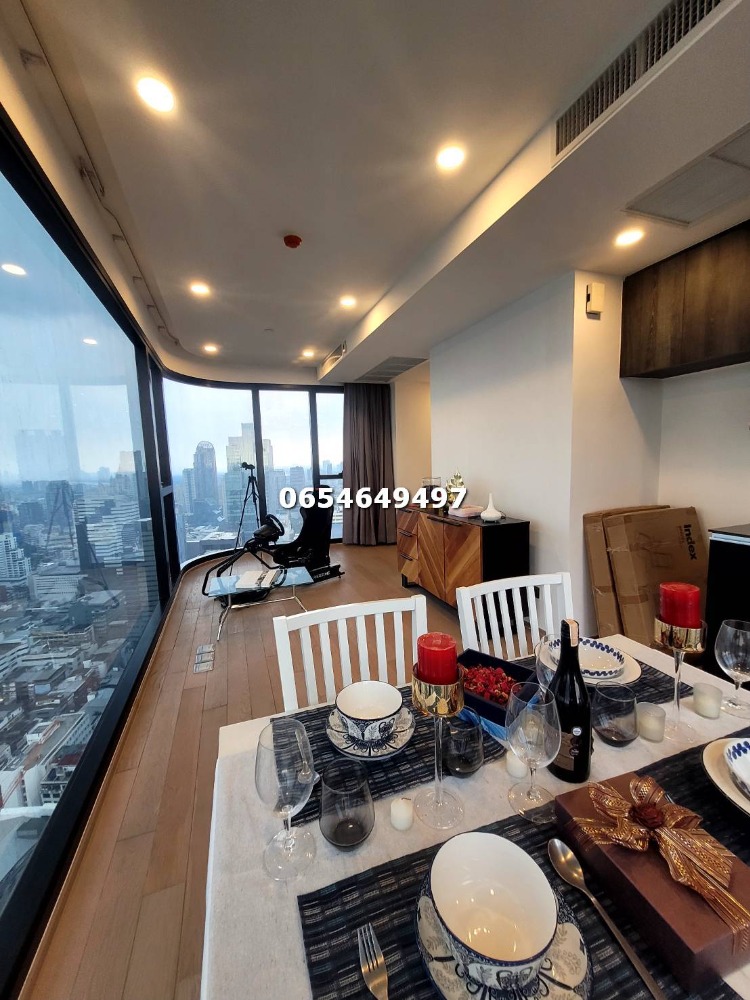 Urgent for sale Ashton chula silom 2 bedrooms, 2 bathrooms, size 63 sq m. Interested call 065-464-9497
