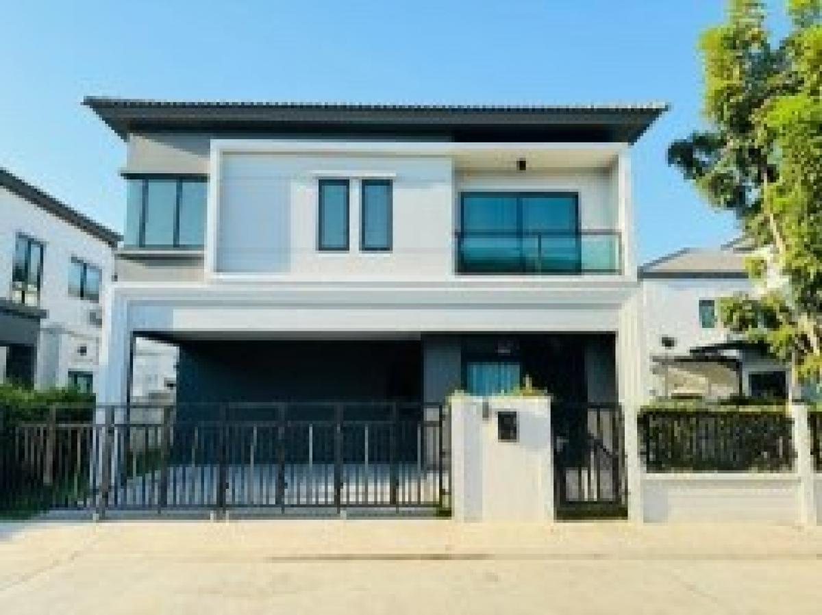 Grand Britannia Wongwaen - Ramindra, 4 bedrooms, 3 bathrooms, 2 parking spaces, area 52.20 sq m., Khlong Sam Wa, near Kanchana Ring Expressway. Chalong Rat Expressway Grand Britannia Wongwaen - Ramindra, 4 bedrooms, 3 bathrooms, 2 parking spaces, area 52.20 sq m., Khlong Sam Wa, near Kanchana Ring Expressway. Chalong Rat Expressway