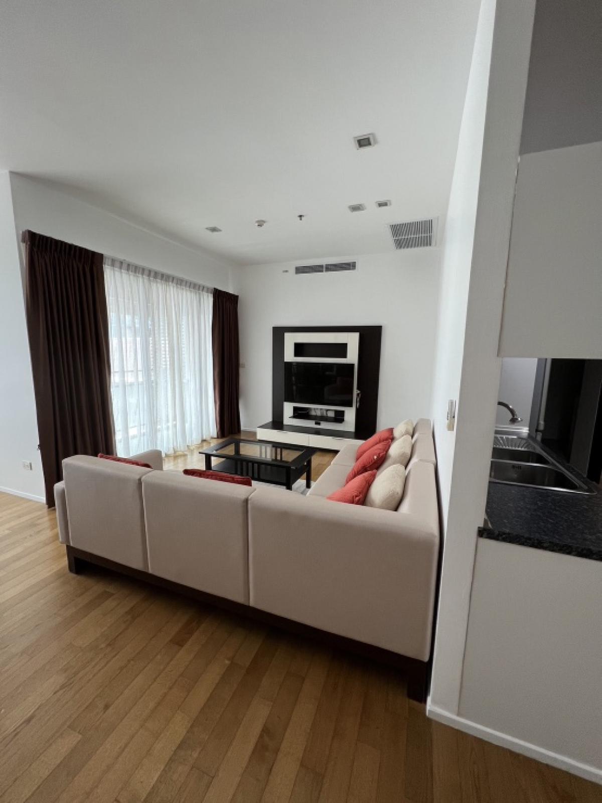 ✨ 👍Sell with tenant til July 2026
The Madison, 3 bedrooms near BTS Phromphong, Emporium, EmQuartier , fully furnished, ready to move in ✨ 👍Sell with tenant til July 2026
The Madison, 3 bedrooms near BTS Phromphong, Emporium, EmQuartier , fully furnished, ready to move in