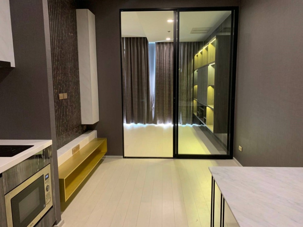 ♦ Good Deal ♦ Tower B, 10+ Floor, Type A11 | 49.03 sq.m. 1 Bed | Condo skywalk connect to BTS ploenchit and Central Embassy.