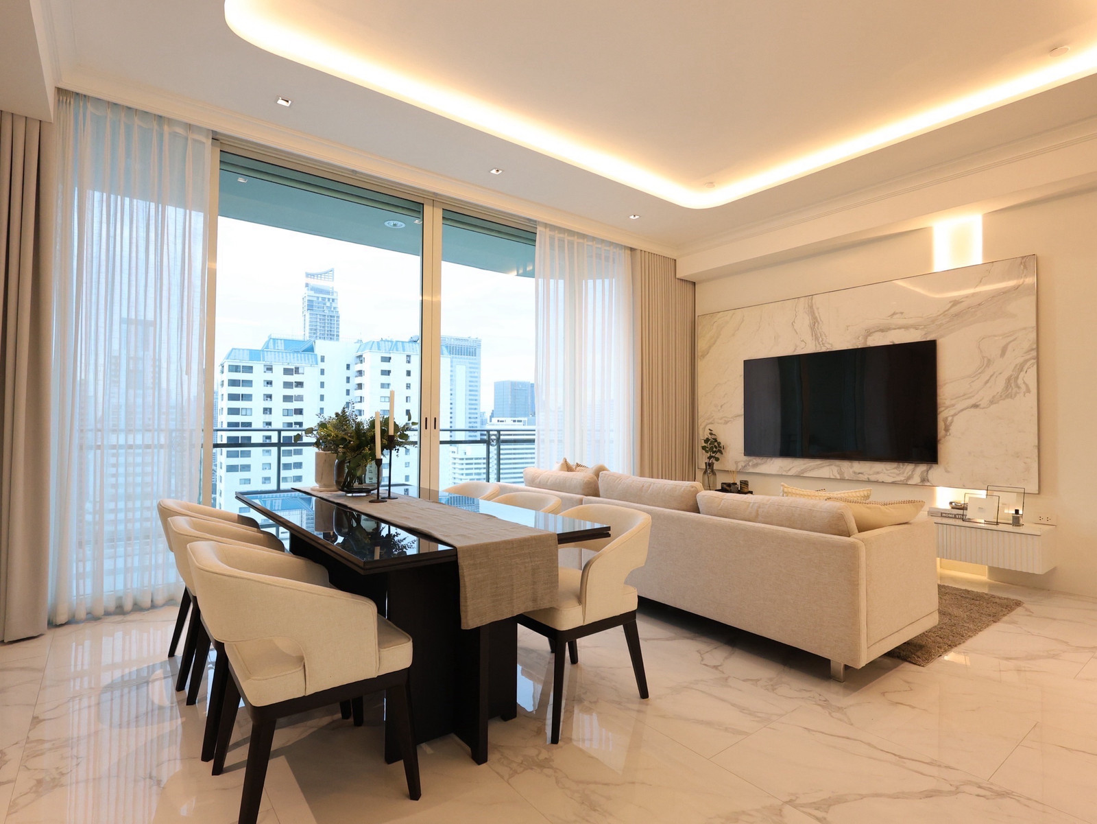 Luxury Condo for Sale Royce Private Residences Sukhumvit 31 3 Bedroom 143 sq.m near BTS Phrom Phong 600 m Em District Unblocked View
