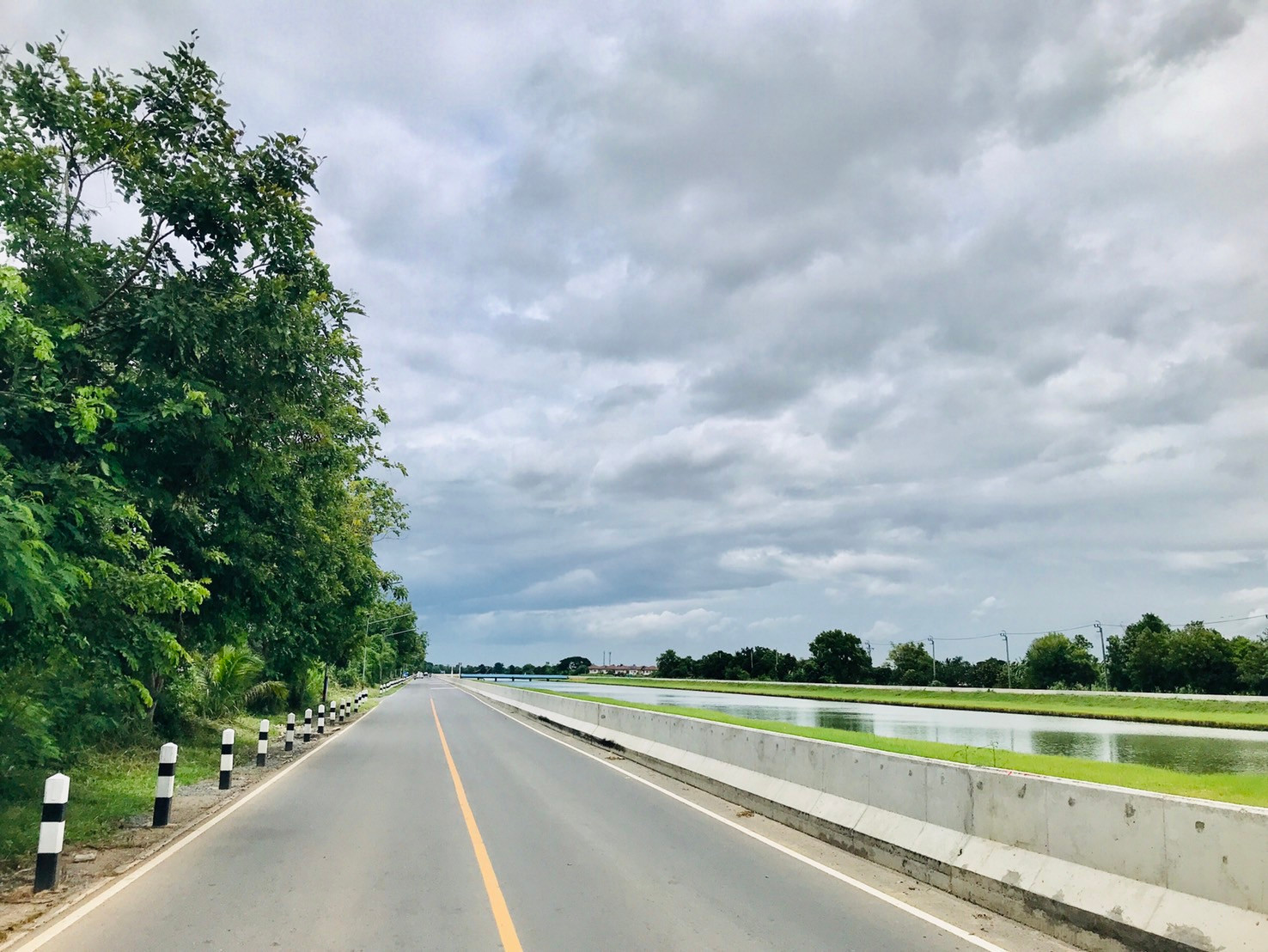 ขายที่ดินสวย บางใหญ่ นนทบุรี 9 ไร่ หน้ากว้างติดถนนคอนกรีต หลังติดคลอง บรรยากาศธรรมชาติใกล้เมือง เหมาะทำหมู่บ้าน ศูนย์สุขภาพ ค้าขายพันธ์ุไม้ เดินทางสะดวก – รูปที่ 2