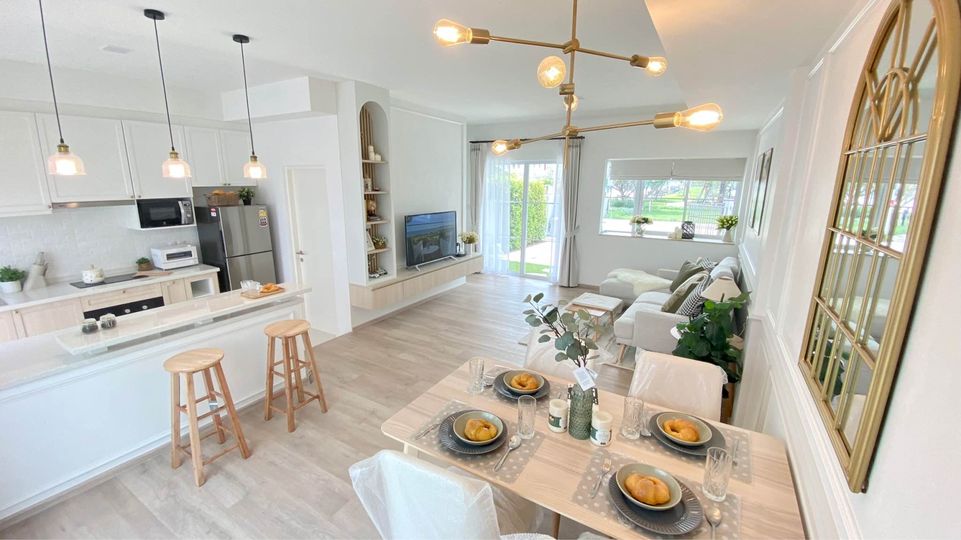 3 Beds 3 Baths - Townhouse 3 Beds 3 Baths - Townhouse