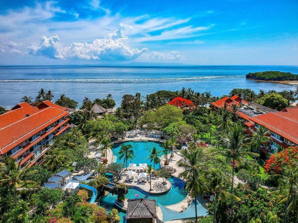 ขายโรงแรม 4 ดาว ขนาด 256 ห้อง ใกล้หาดสุรินทร์ ภูเก็ต เพียง 150 เมตร