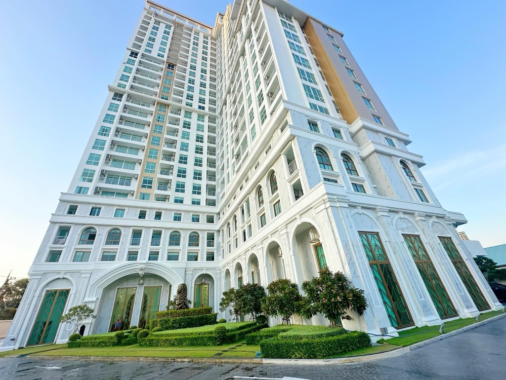 For Rent: The Empire Tower Condo, new room, corner room, mountain view, beautifully decorated, has furniture, ready to move in!