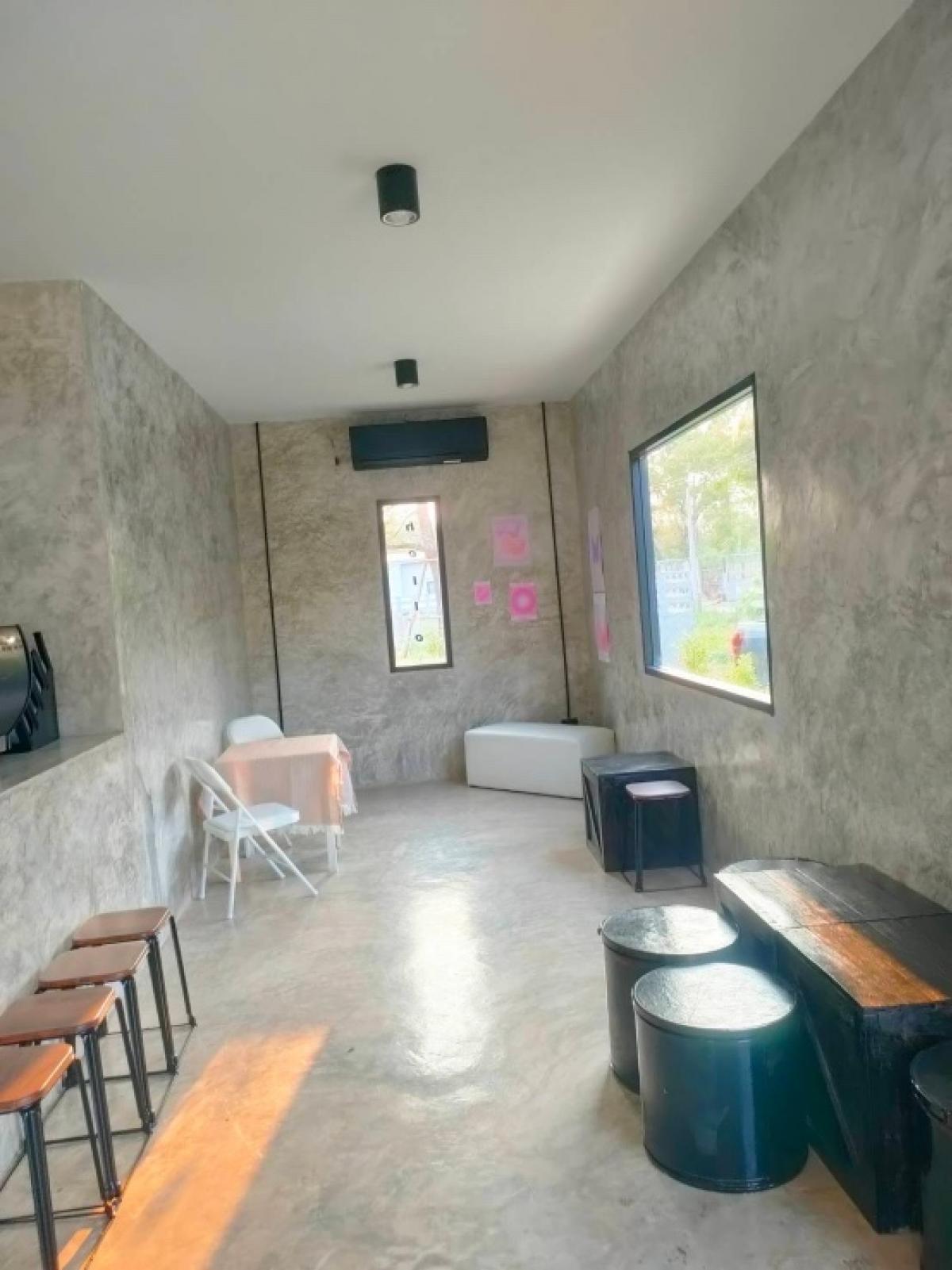 ❤️❤️Rent/Sell 1 rai of land urgently, already filled, near Sakon Nakhon University, can be used for business, the land can be built as a coffee shop and can be used for coffee and food. Beautiful land next to the road ❤️❤️Rental price including coffee sho – รูปที่ 4