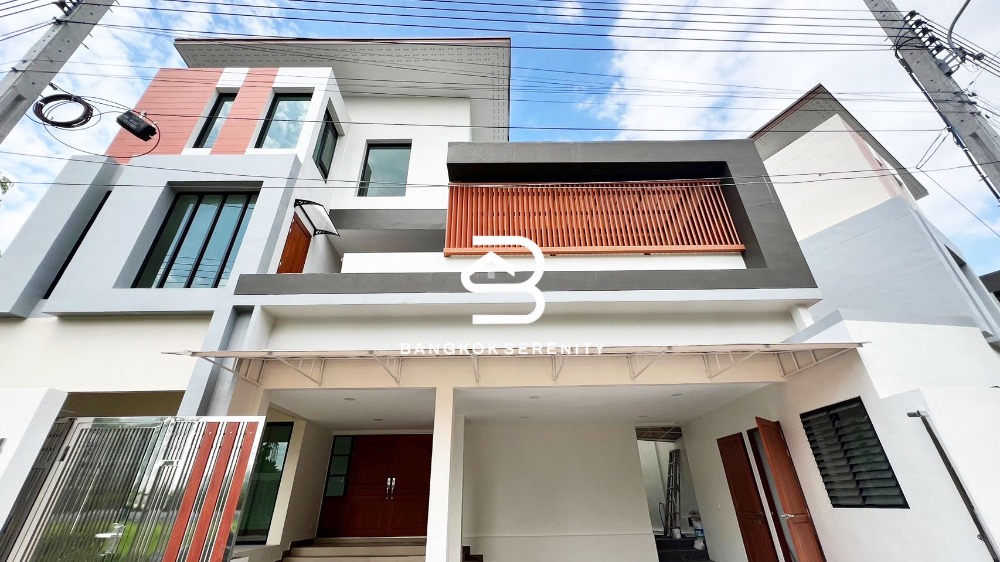 บ้านใหม่ให้เช่าหรือขายพร้อมสระว่ายน้ำส่วนตัวที่บางนา