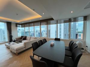 SELL (32 MB Negotiable) High Floor + Nice View 3 Bed 142 Sqm @BTS Prompong