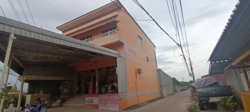 Commercial building for sale, 3 units, commercial location