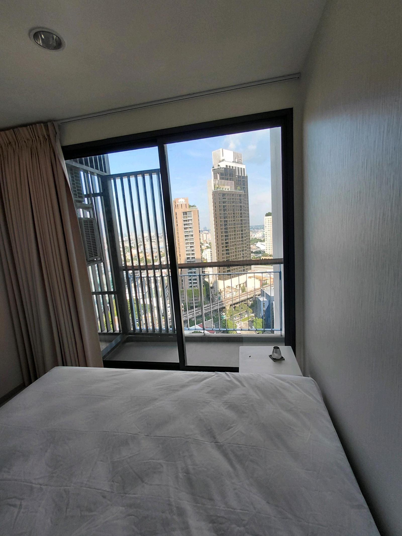 Condo for rent Rhythm Sukhumvit 42, room size 45 sq m, 20th floor, beautiful garden view, peaceful, furnished, ready to move in, near BTS Ekkamai - ghd000260R – รูปที่ 2