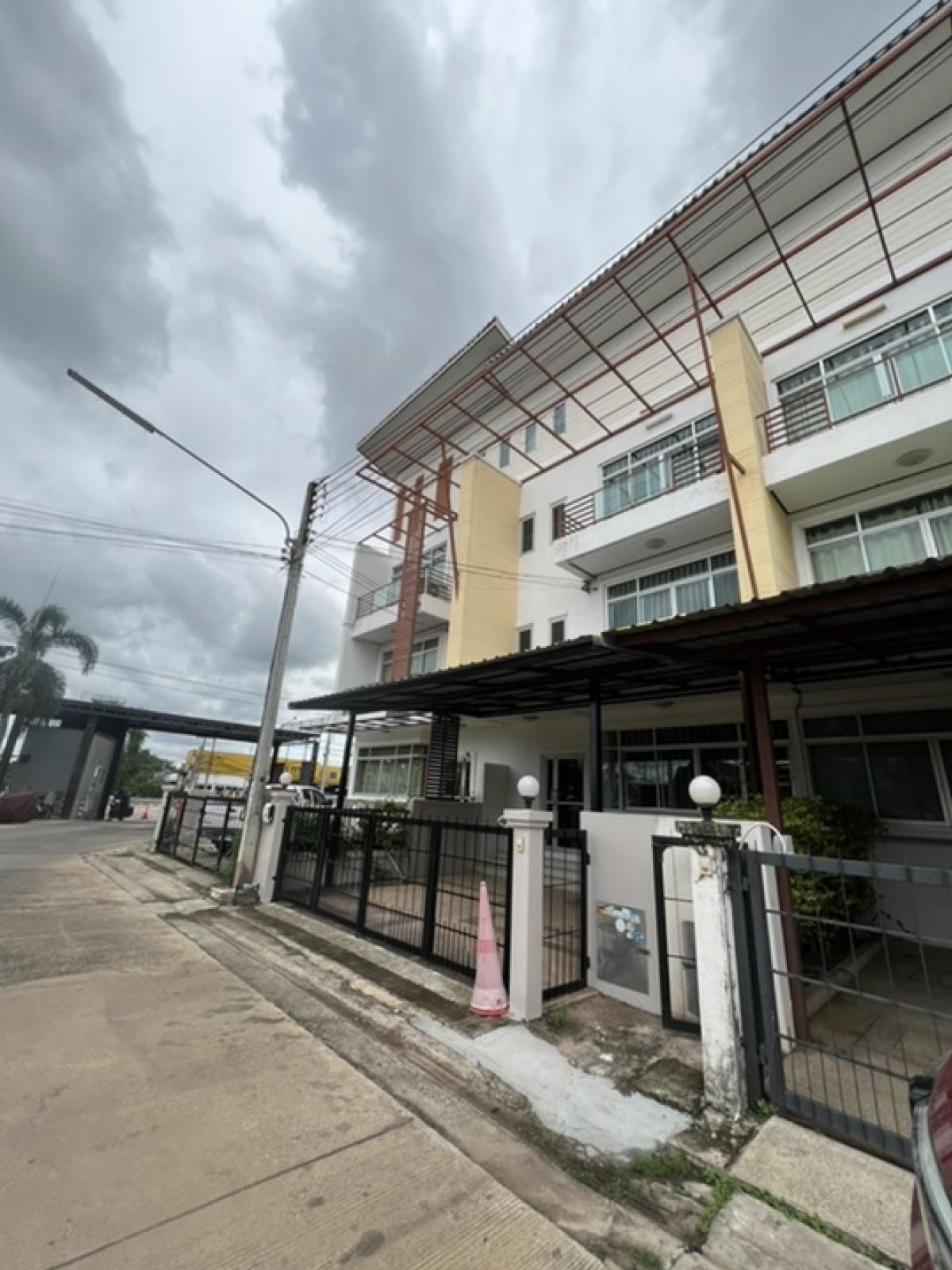 Townhome for rent, Mueang District, Sura 2 Road, Nakhon Ratchasima – รูปที่ 2