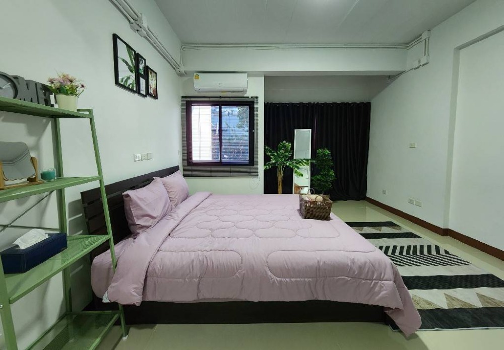 For rent, 2 shophouses, 3 floors, Nimman area, Chiang Mai, good location. – รูปที่ 4