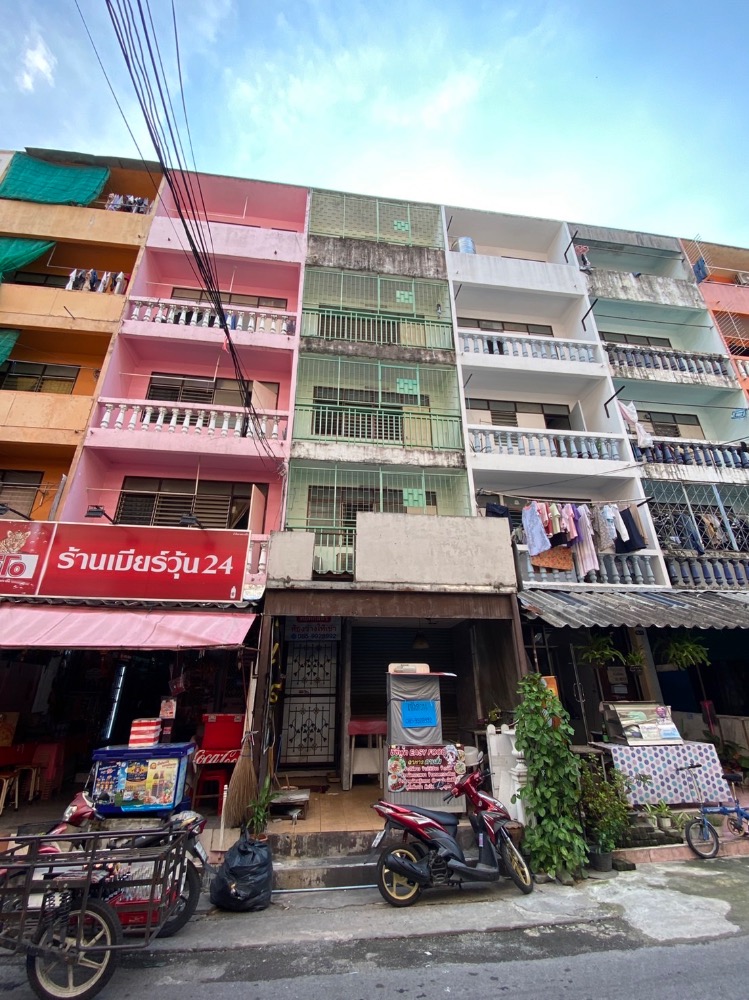 Commercial building for rent, 5 floors, Ramkhamhaeng Road 24.