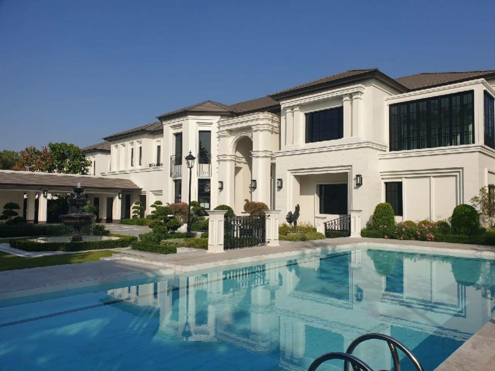 🔥Rare Item! Baan Sansiri Pattanakarn, Type Sansiri 9, The Largest size in this Project, Corner Unit with Swimming Pool : 5 Bedrooms 6 Bathroom Usable Area 941 SQM 531 SQW 🔥ONLY THB 499,000,000!