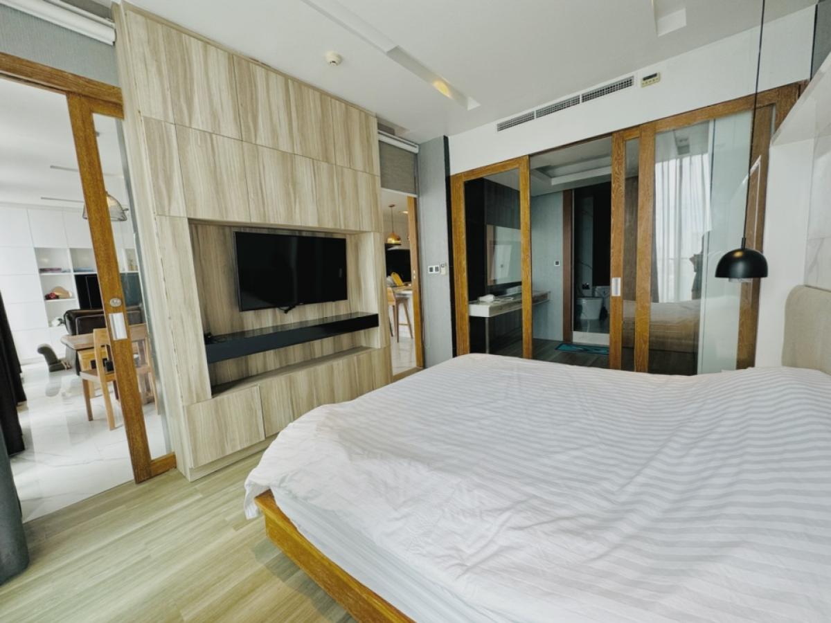 ♦ Good Deal ♦ C Tower, 40+ Floor, Type B01+A02 | 144 sq.m. 2 Beds | Condo skywalk connect to BTS ploenchit and Central Embassy.