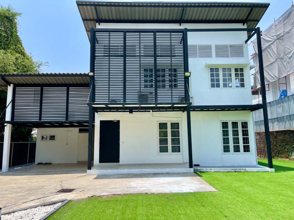 Single house for rent, Ramintra, completely renovated. 5 air conditioners, some furniture, 4 bedrooms, 4 bathrooms, rental price 110,000 baht per month. Single house for rent, Ramintra, completely renovated. 5 air conditioners, some furniture, 4 bedrooms, 4 bathrooms, rental price 110,000 baht per month.