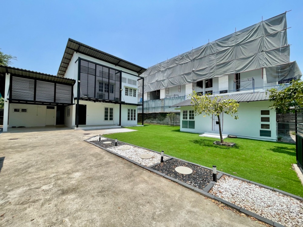 Single house for rent, Ramintra, completely renovated. 5 air conditioners, some furniture, 4 bedrooms, 4 bathrooms, rental price 110,000 baht per month. – รูปที่ 2