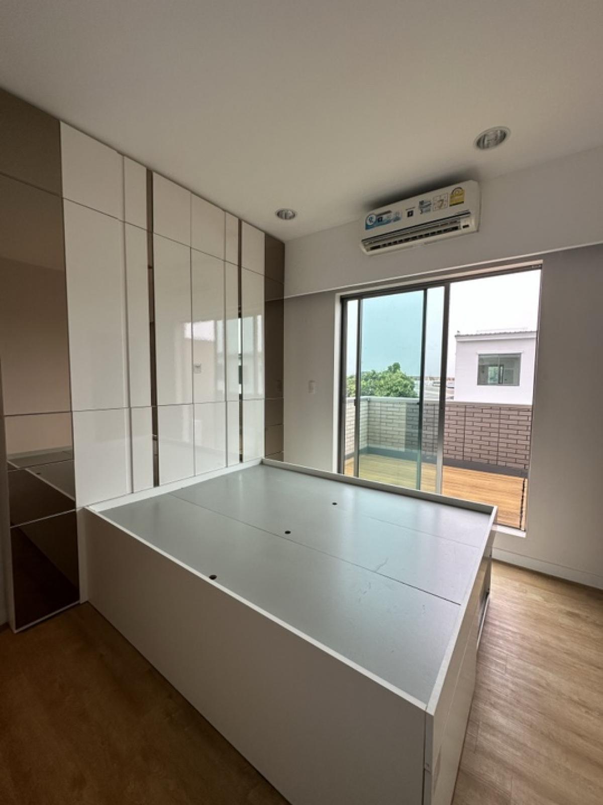 For sale: 3-storey townhouse, ready to move in – รูปที่ 2
