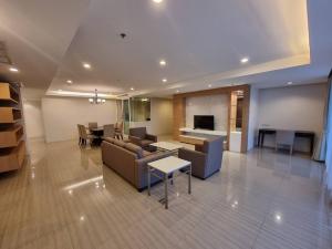 ✨👍🏻For rent big unit for 4 bedrooms near BTS Ekkamai, Donki