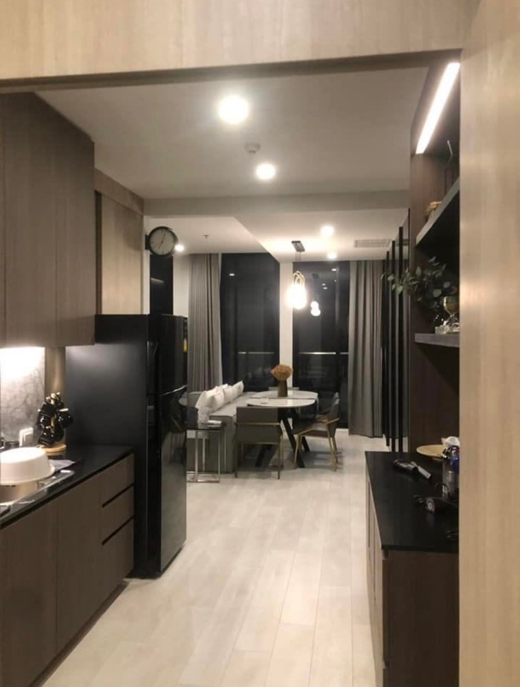 ♦ Rare Unit ♦ C Tower, 20+ Floor, Type A13+A14 | 90.06 sq.m. 2 Beds | Condo skywalk connect to BTS ploenchit and Central Embassy.