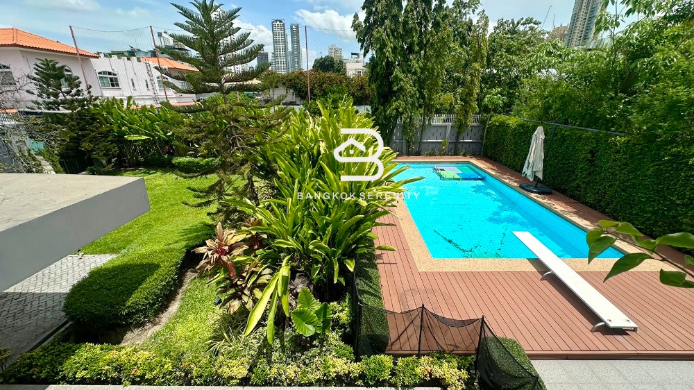 House for rent with private pool at Sukhumvit -Prompong House for rent with private pool at Sukhumvit -Prompong