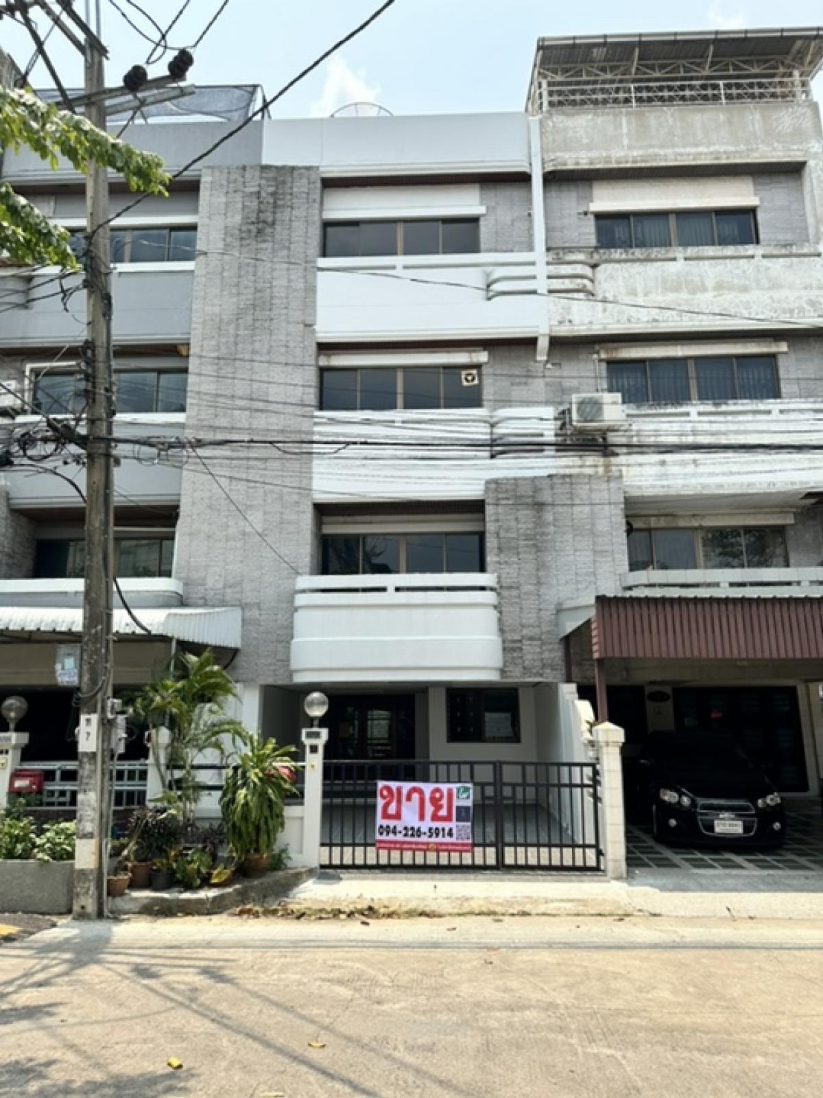 ขายทาวน์โฮม ม.พัชรวิลล์ 4.5 ชั้น ใกล้สถานี รฟฟ หลักสอง 750 ม.