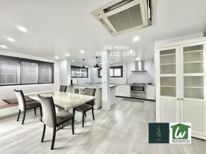 ขายบ้านเดี่ยวซอยเอกมัย 23 สไตล์ Modernทาวน์โฮม 3 ชั้น 25 ตร.วา