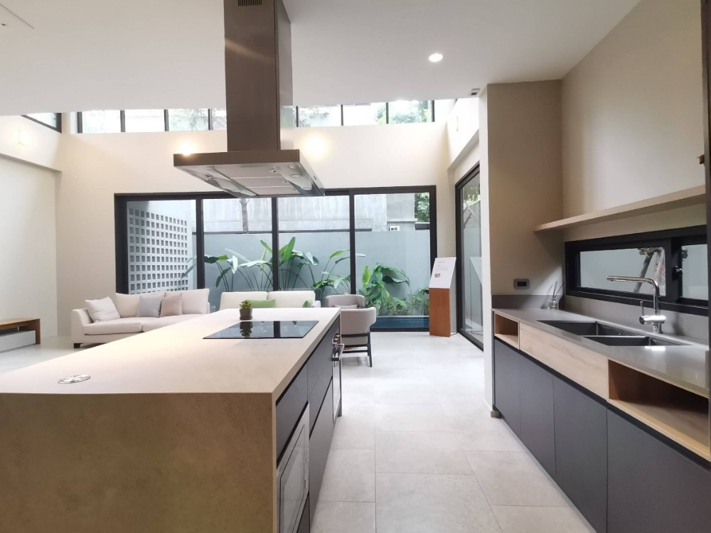 ● Modern Tropical ● บ้านเดี่ยว 3 ชั้น 88.70 ตร.ว. 620 ตร.ม. | 5 ห้องนอน 6 ที่จอดรถ | Baanbaan Vibhavadi 20 (บ้านบ้าน วิภาวดี 20) | ใกล้เซ็นทรัลลาดพร้าว 8 นาที, MRT สถานีลาดพร้าว 6 นาที – รูปที่ 2