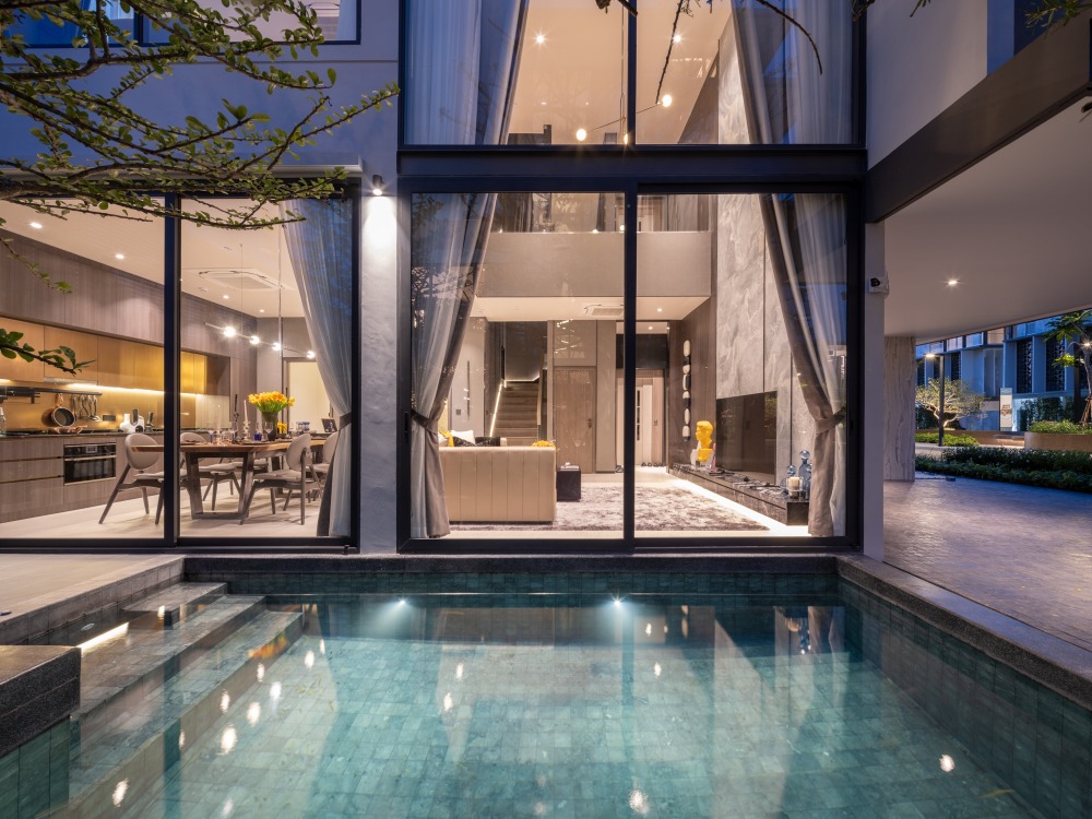 ♦ Type Apex ♦ Single house 3 storey, 50.54 sq.w. 434 sq.m. | 3 Beds 6 Bath | Near Chalong Rat Expressway 6 mins., Piyavate Hospital 7 mins., J Avenue 10 mins., Saint Dominic School 15 mins. ♦ Type Apex ♦ Single house 3 storey, 50.54 sq.w. 434 sq.m. | 3 Beds 6 Bath | Near Chalong Rat Expressway 6 mins., Piyavate Hospital 7 mins., J Avenue 10 mins., Saint Dominic School 15 mins.