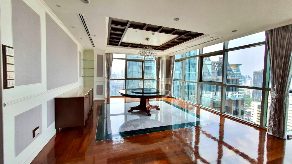 The Madison Penthouse whole floor: 650sqm. 5bed 6bath 218,000,000 Am: 0656199198 The Madison Penthouse whole floor: 650sqm. 5bed 6bath 218,000,000 Am: 0656199198