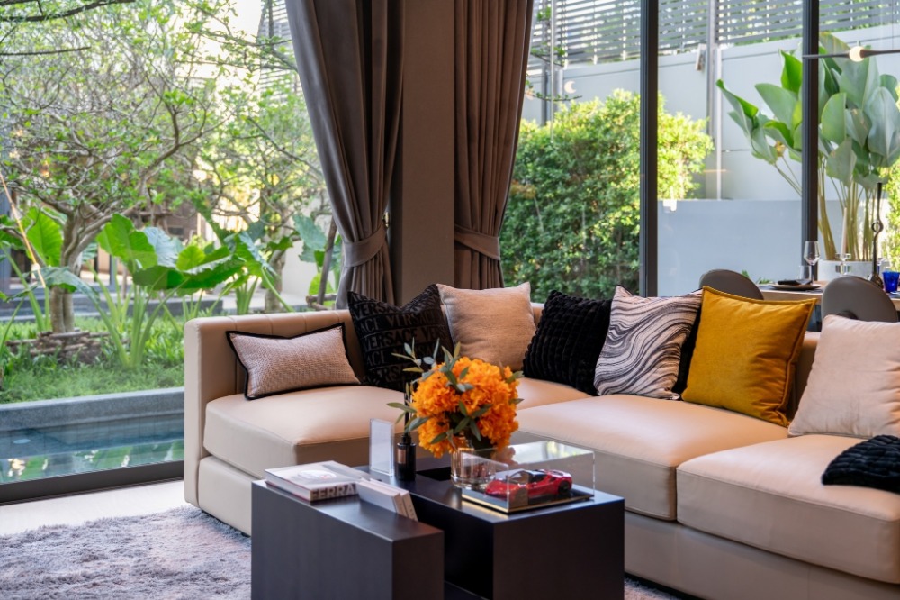 ♦ Type Apex ♦ Single house 3 storey, 56.00 sq.w. 434 sq.m. | 3 Beds 6 Bath | Near Chalong Rat Expressway 6 mins., Piyavate Hospital 7 mins., J Avenue 10 mins., Saint Dominic School 15 mins. ♦ Type Apex ♦ Single house 3 storey, 56.00 sq.w. 434 sq.m. | 3 Beds 6 Bath | Near Chalong Rat Expressway 6 mins., Piyavate Hospital 7 mins., J Avenue 10 mins., Saint Dominic School 15 mins.