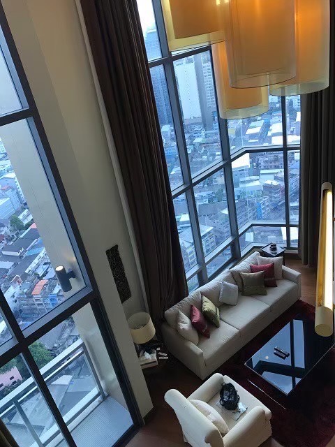 Duplex ( 3Bed 167 Sqm )RENT @BTS Prompong - 120,000 THB Negotiable