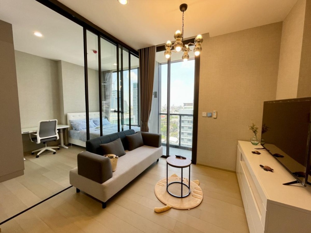 Luxury condo for rent, The EXTRO Phayathai Rangnam, very beautiful room, fully furnished, near BTS Victory Monument, next to Santiphap Park. Luxury condo for rent, The EXTRO Phayathai Rangnam, very beautiful room, fully furnished, near BTS Victory Monument, next to Santiphap Park.