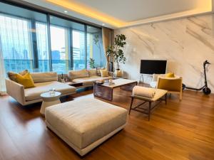 The Estelle Phrom Phong, High Rise Condo, ultra-luxury room with private elevator.