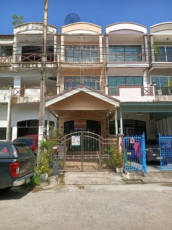 ขาย ทาวน์เฮ้าส์ 3 ชั้น 22.1 ตร.วา ม.จินดาธานี อยู่ถนนบรมราชชนนี 117 ห่างถนนใหญ่เพียง 150เมตร ตกแต่งใหม่ สภาพพร้อมอยู่ ขาย ทาวน์เฮ้าส์ 3 ชั้น 22.1 ตร.วา ม.จินดาธานี อยู่ถนนบรมราชชนนี 117 ห่างถนนใหญ่เพียง 150เมตร ตกแต่งใหม่ สภาพพร้อมอยู่