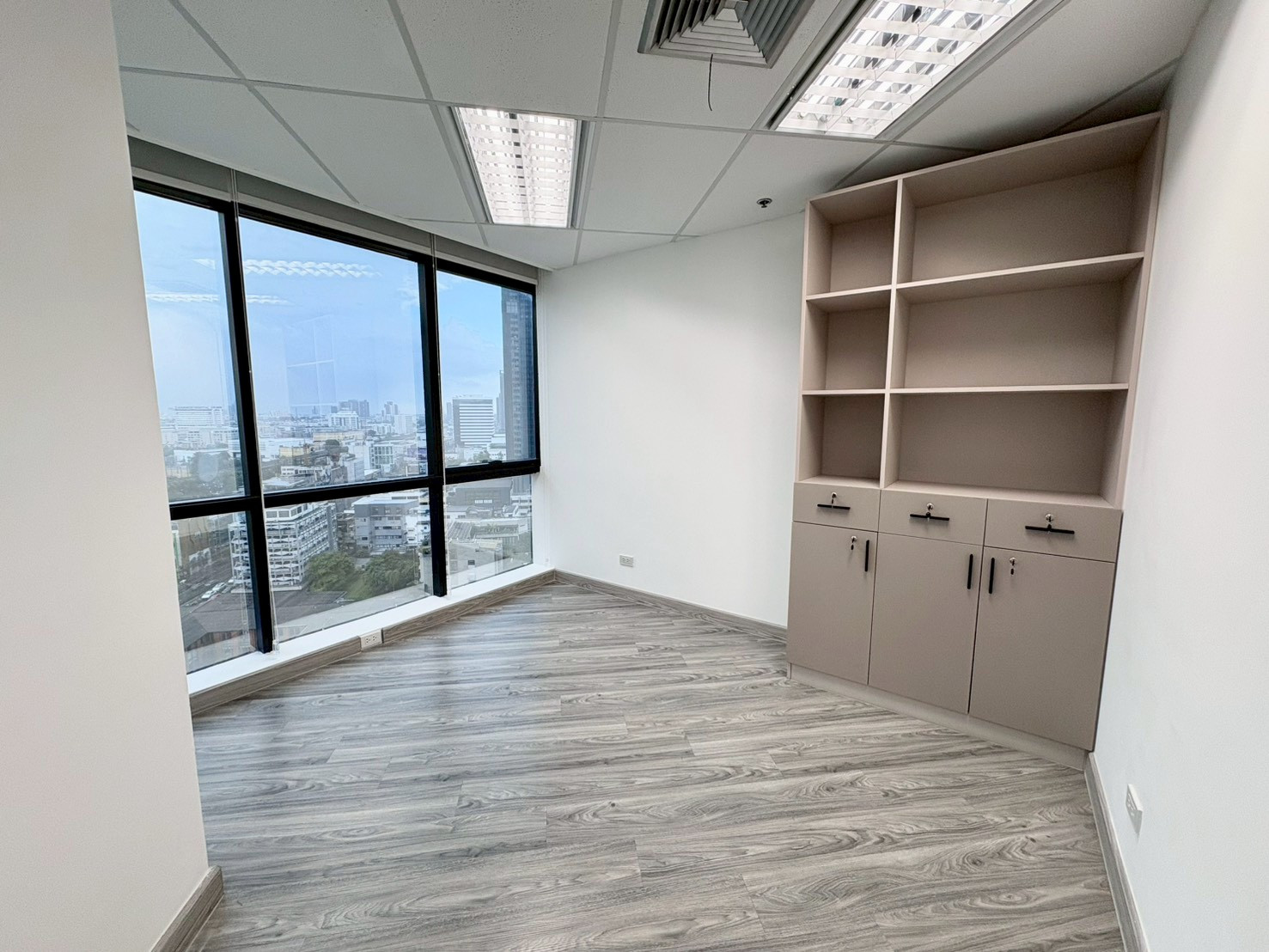 Office for rent, Italthai Tower, 16th floor, size 491.42 sq m. – รูปที่ 4