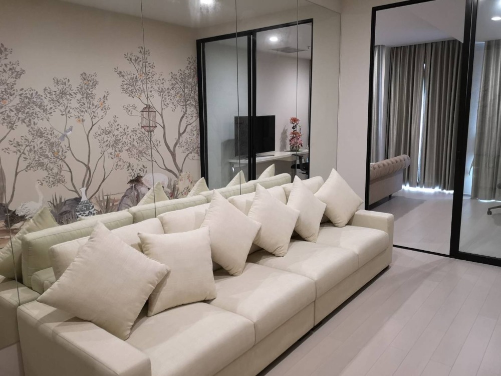 ● Best Price ● B Tower, 20+ Floor, Type A10 | 53.00 sq.m. 1 Bed | Condo skywalk connect to BTS ploenchit and Central Embassy.