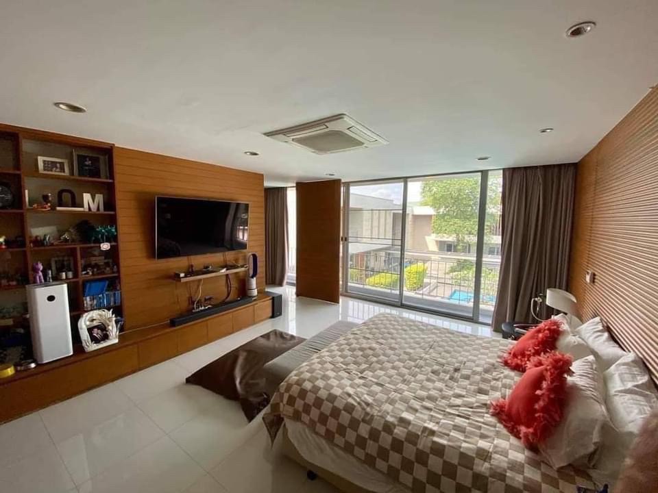 ♦ Spacious space ♦ บ้านเดี่ยว 2 ชั้น 6 ห้องนอน | 664 ตร.ว. 1,070 ตร.ม. | Panya Ramintra P2 (หมู่บ้าน ปัญญารามอินทรา P2) | ใกล้แฟชั่นไอส์แลนด์ 4 นาที, สนามกอล์ฟปัญญาอินทรา 5 นาที – รูปที่ 2