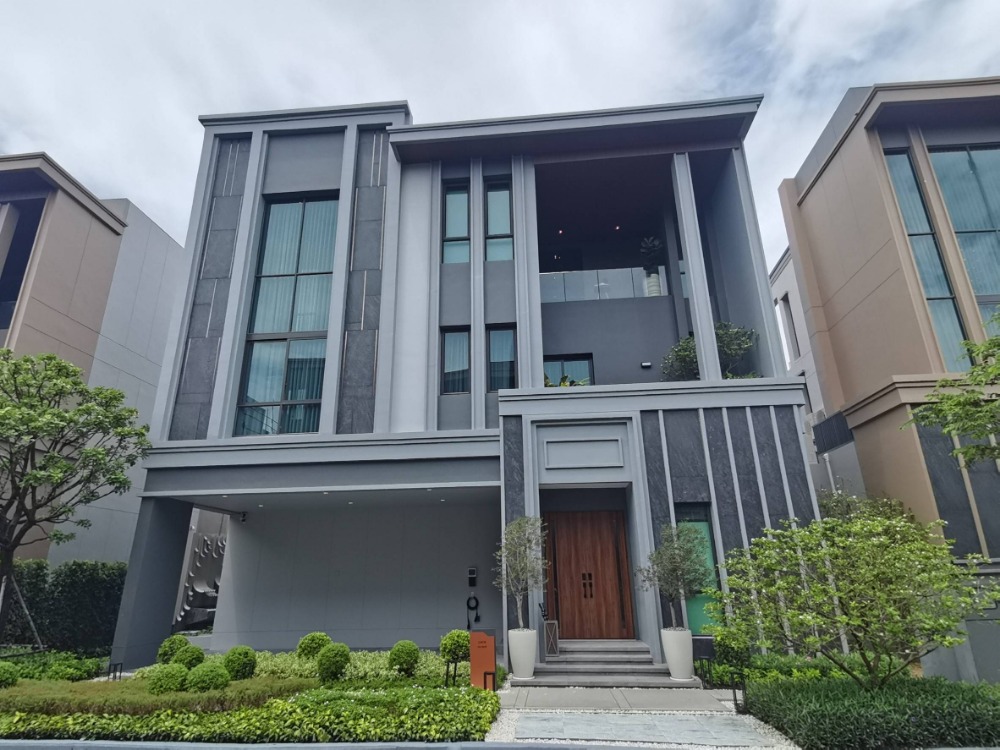 ♦ Type LOCH(S) ♦ Single house 3 Storey, 4 Beds | 79.9 sq.w. 476 sq.m. | Grand Bangkok Boulevard Yard-Bangna | Near Makro Klang Kaew 5 mins, Att U Park Bangna 8 mins, Charter International School 10 mins. ♦ Type LOCH(S) ♦ Single house 3 Storey, 4 Beds | 79.9 sq.w. 476 sq.m. | Grand Bangkok Boulevard Yard-Bangna | Near Makro Klang Kaew 5 mins, Att U Park Bangna 8 mins, Charter International School 10 mins.