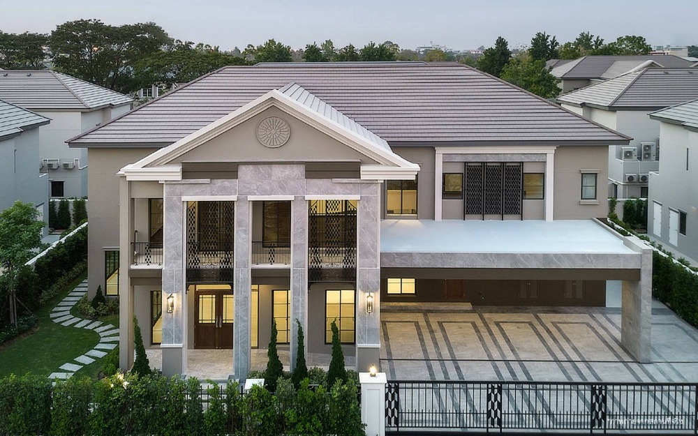 ♦ Classic Simplicity ♦ Single house 2 Storey, 5 Beds | 252.70 sq.w. 853.00 sq.m. | Near The Mall Bangkae 2.2 km., Kasemrad Bangkae Hospital 3.4 km.