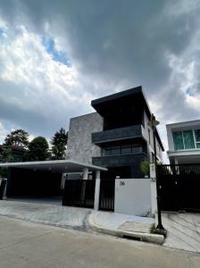● New Single house ● 3 Storey with swimming pool | Ratchadaphisek Road | Near Wong Sawang intersection 5 mins., Kasemrad Prachachuen Hospital 7 mins., The Mall Life Store Ngamwongwan 10 mins.