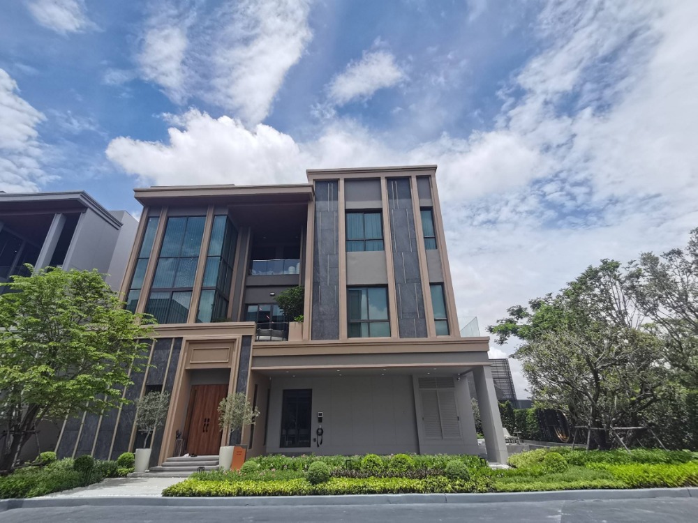 ♦ Type ​RAVINE(M) ♦ บ้านเดี่ยว 3 ชั้น 5 ห้องนอน | 93.70 ตร.ว. 567.00 ตร.ม. | Grand Bangkok Boulevard Yard-Bangna​​ | ใกล้ Makro กิ่งแก้ว 5 นาที, Att U Park บางนา 8 นาที, Charter International School 10 นาที