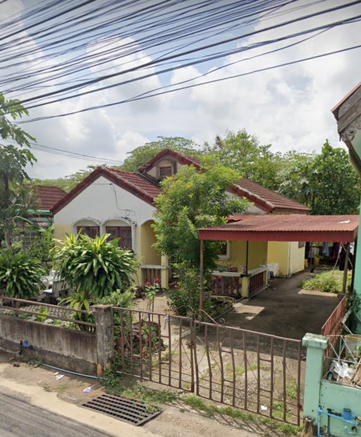 For rent, Saeng Rung Rueang Village 1 (opposite Indochina Hotel) For rent, Saeng Rung Rueang Village 1 (opposite Indochina Hotel)