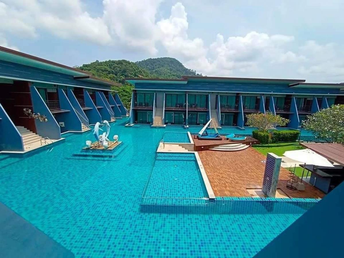 📢👇 Luxury Hotel Business for Sale in KrabiA top-ranked tourist destination in Thailand! The hotel is situated on 9 rai of land and features 52 rooms, currently operating successfully with full bookings all year round. 📢👇 Luxury Hotel Business for Sale in KrabiA top-ranked tourist destination in Thailand! The hotel is situated on 9 rai of land and features 52 rooms, currently operating successfully with full bookings all year round.