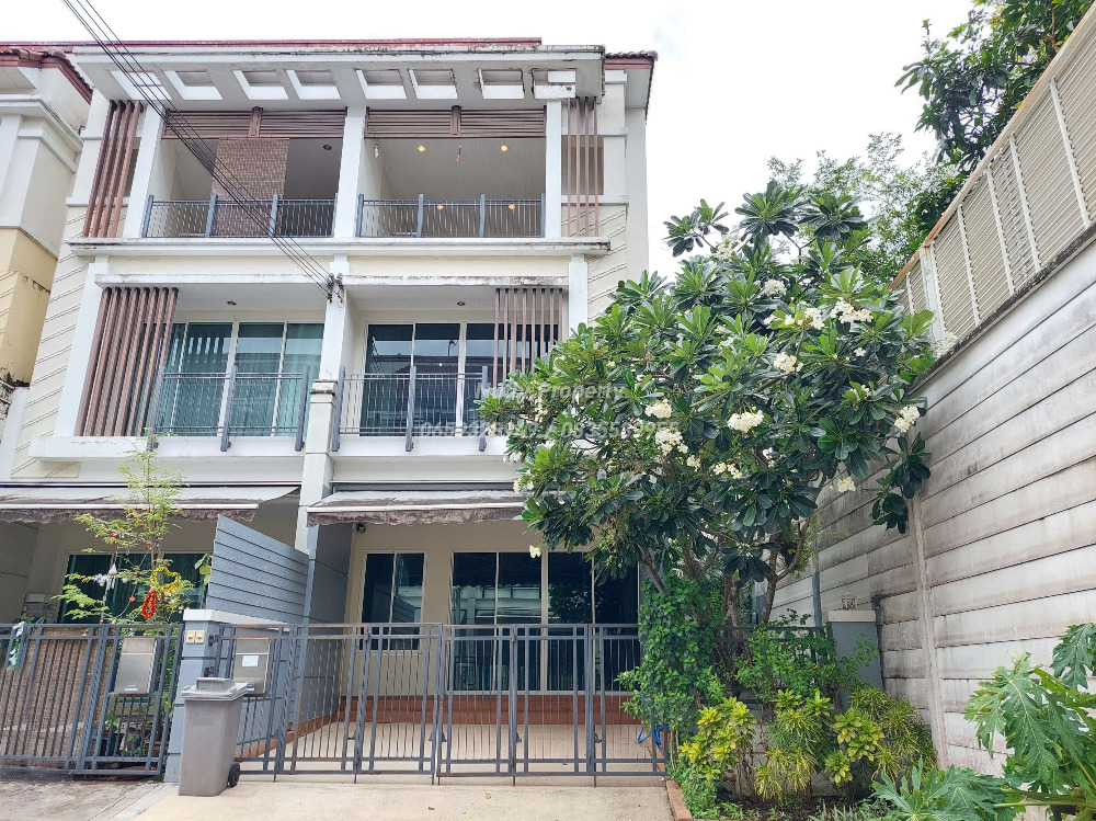Town Home 3 floors, Baan Klang Muang, Urbanian Kaset-Nawamin 2, corner plot, ready to move in Town Home 3 floors, Baan Klang Muang, Urbanian Kaset-Nawamin 2, corner plot, ready to move in