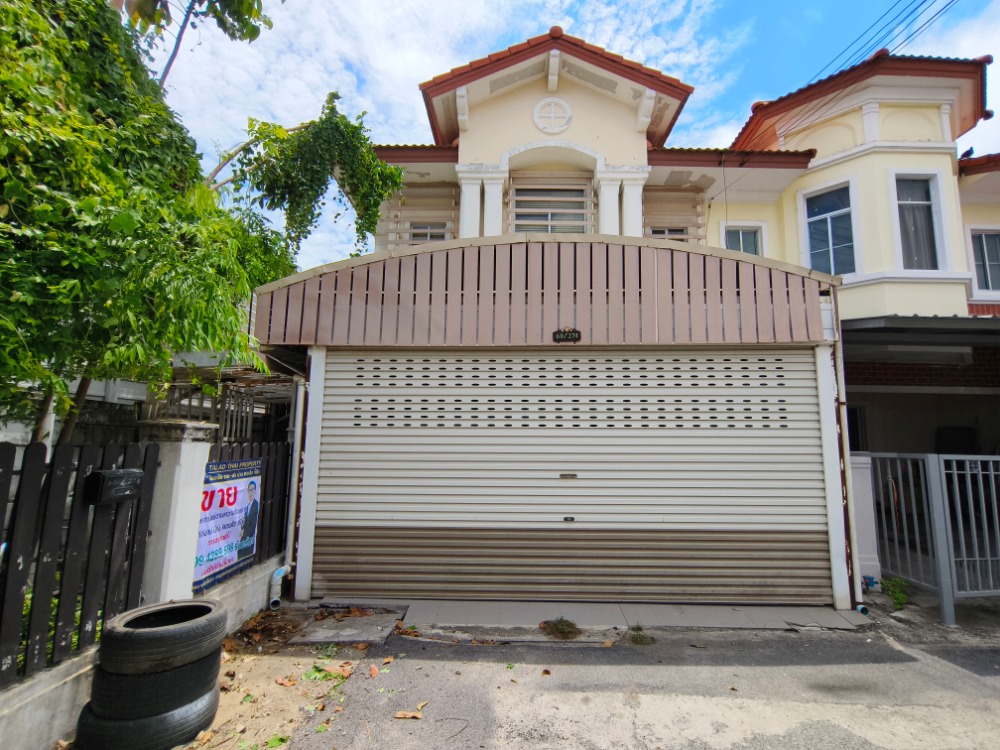 Cheap townhome for sale, The Connect 1, King Kaew 43, Suvarnabhumi, area 31.8 sq m., corner house, good value, great price, location near Suvarnabhumi Airport. Cheap townhome for sale, The Connect 1, King Kaew 43, Suvarnabhumi, area 31.8 sq m., corner house, good value, great price, location near Suvarnabhumi Airport.